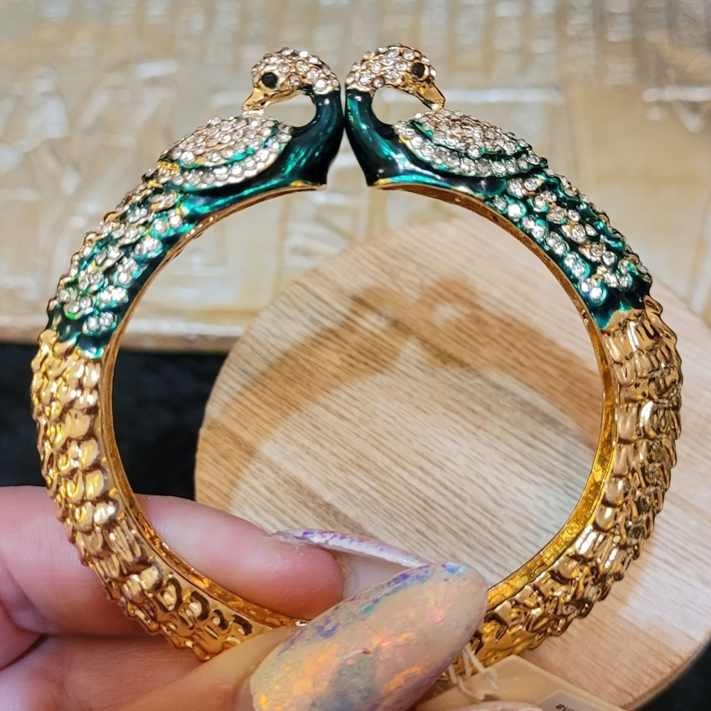 SOLD Amrita Singh Rare Red Austrian Crystal Emerald Peacock Gold Hinge Bracelet - Picture 15 of 16